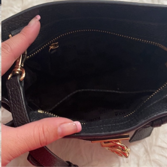 MICHAEL KORS BLACK CROSSBODY - Picture 5 of 6